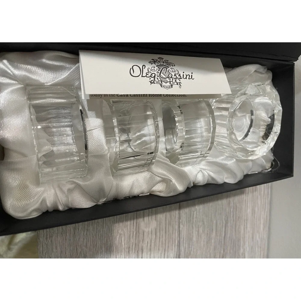 Oleg Cassini Crystal‎ Napkin Rings Set of 4 Casa Cassini Home Collection Clear